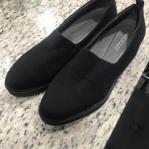 AEROSOLES 12M wedge sole cloth slip on with slightly pointed toe NWOT